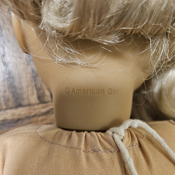 RETIRED AMERICAN GIRL DOLL-Caroline-Historical Character 2012 - Picture 4 of 7